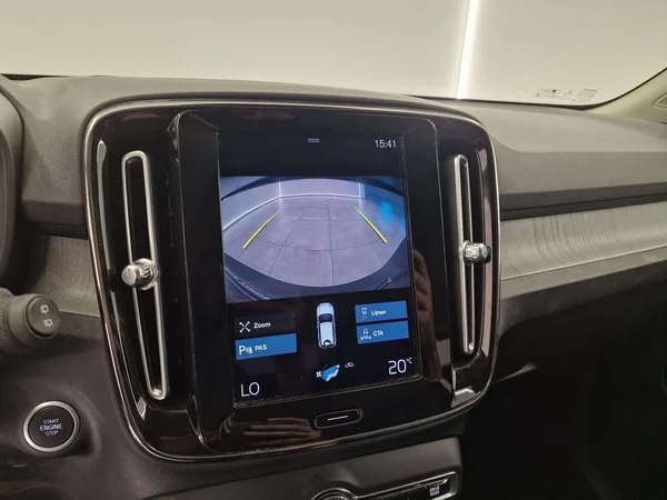 Volvo XC40 (2021) — foto 16 van 16