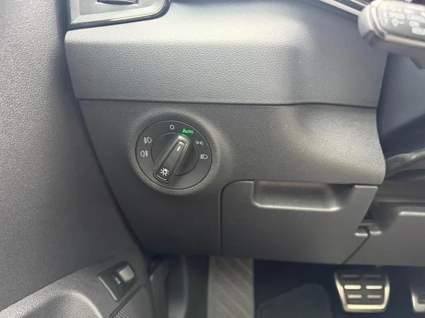 SKODA Karoq Dsl (2022) — foto 17 van 32