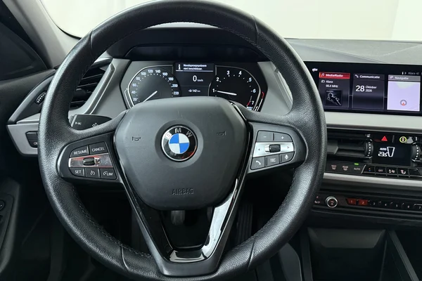 BMW 1 Hatch (F40) (2020) — foto 2 van 22