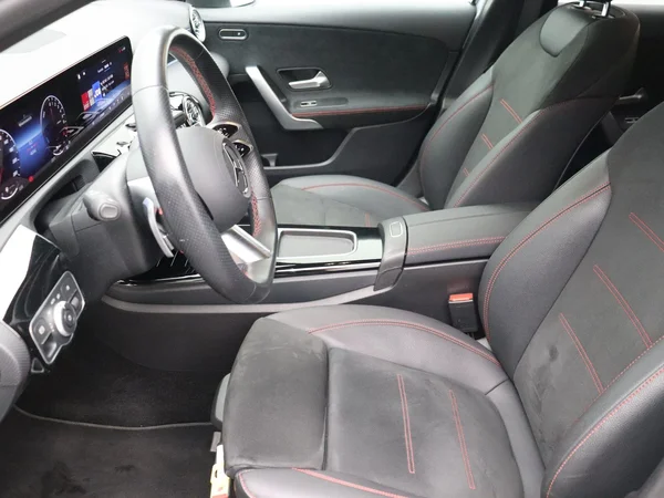 Mercedes-Benz A-Klasse (2024) — foto 2 van 24