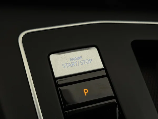 VOLKSWAGEN Golf (2024) — foto 15 van 28