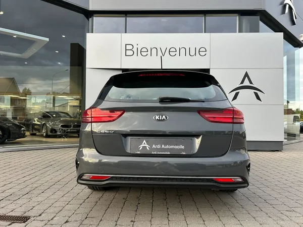 Kia Ceed (2019) — foto 13 van 17