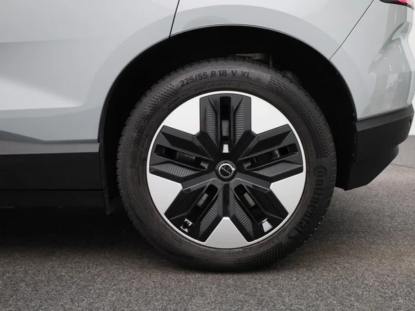 Volvo EX30 (2024) — foto 3 van 40