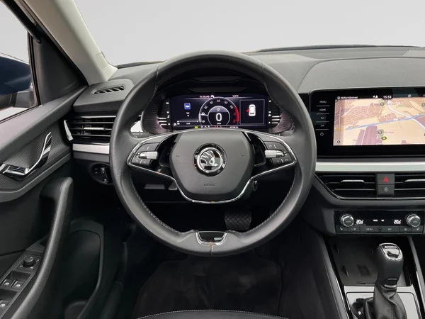 SKODA Kamiq (2021) — foto 13 van 16
