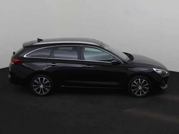 HYUNDAI i30 (2019) — foto 26 van 30