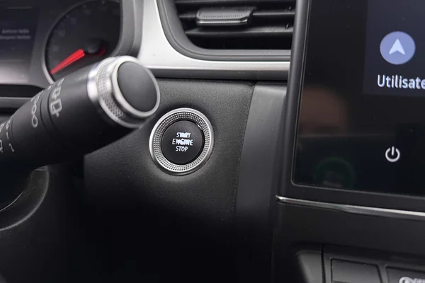Renault Captur (2021) — foto 18 van 39