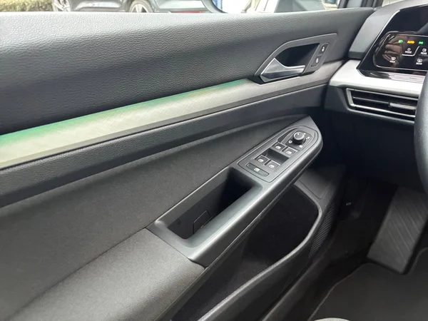 VOLKSWAGEN Golf VIII (2021) — foto 13 van 24