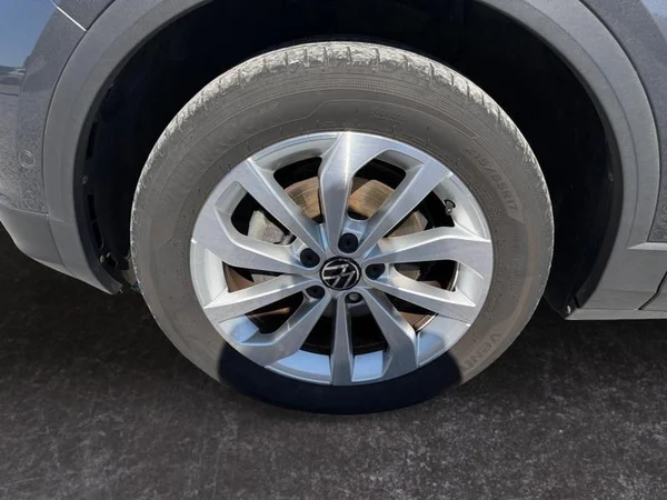 VOLKSWAGEN T-Roc (2023) — foto 25 van 31