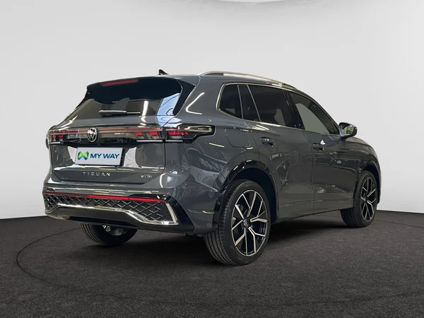 VOLKSWAGEN Tiguan (2024) — foto 8 van 15