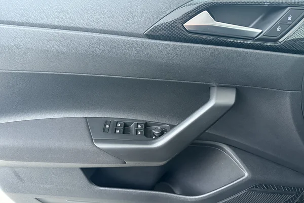Volkswagen Taigo (2022) — foto 9 van 19