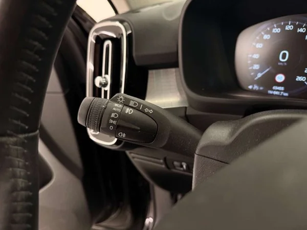 Volvo XC40 (2021) — foto 8 van 21