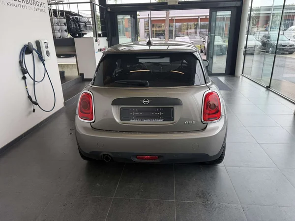 MINI One (2021) — foto 14 van 18