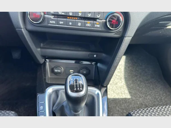 Kia CEED (2020) — foto 14 van 29