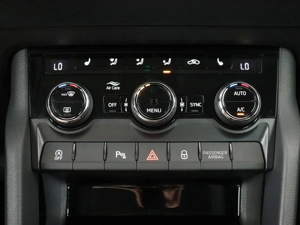 SKODA Karoq (2024) — foto 10 van 18