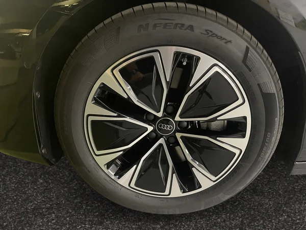 AUDI A6 e-hybrid (PHEV) (2025) — foto 12 van 15