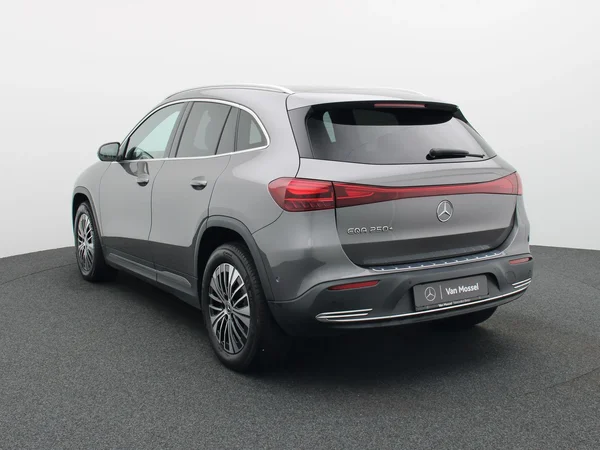 Mercedes-Benz EQA (2024) — foto 12 van 27
