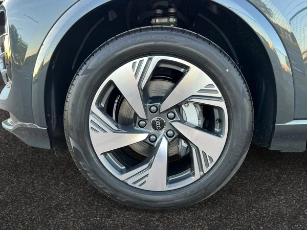 AUDI Q6 Sportback e-tron (2026) — foto 8 van 20