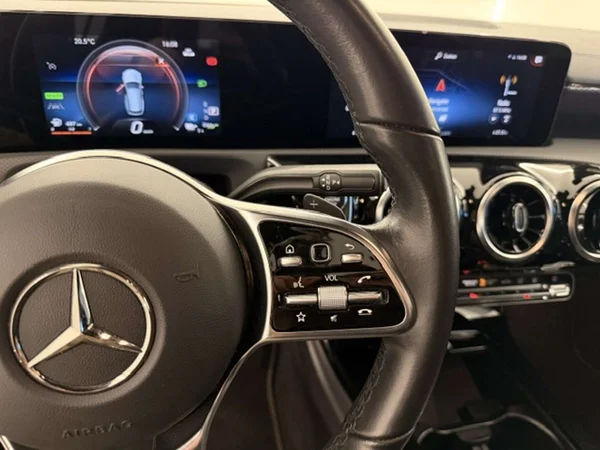 Mercedes-Benz CLA (2023) — foto 10 van 21