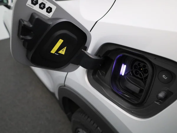 Volvo C40 (2022) — foto 8 van 44