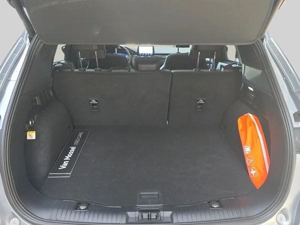 Ford Kuga (2023) — foto 13 van 15