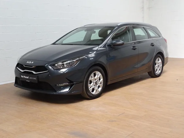 Kia cee'd (2024) — foto 12 van 26