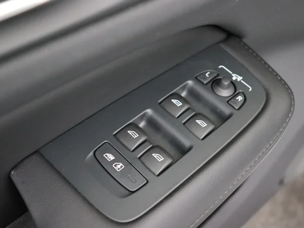 VOLVO V60 (2024) — foto 20 van 32