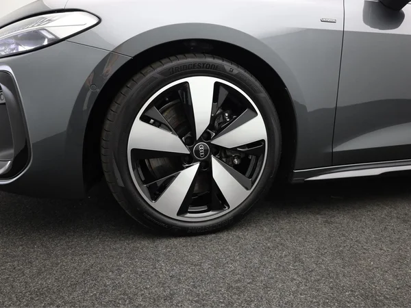 AUDI A5 Avant e-hybrid (PHEV) (2025) — foto 4 van 23