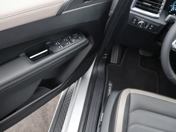 VOLKSWAGEN Amarok Double Cab (2026) — foto 5 van 25