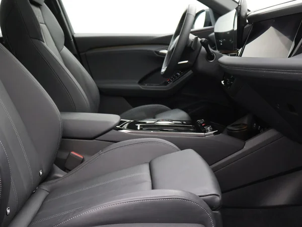 AUDI Q6 e-tron (2025) — foto 7 van 29