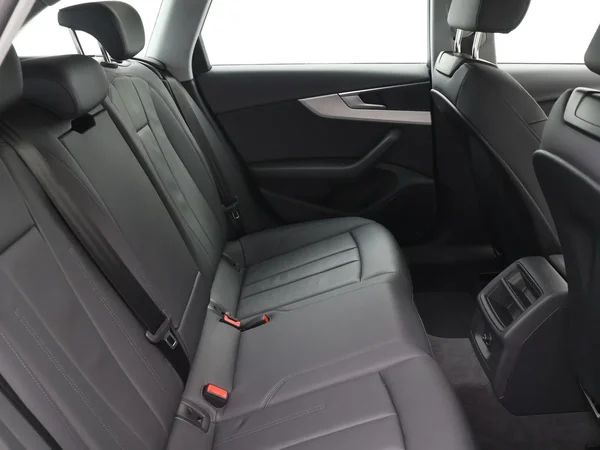 Audi A4 (2022) — foto 4 van 23