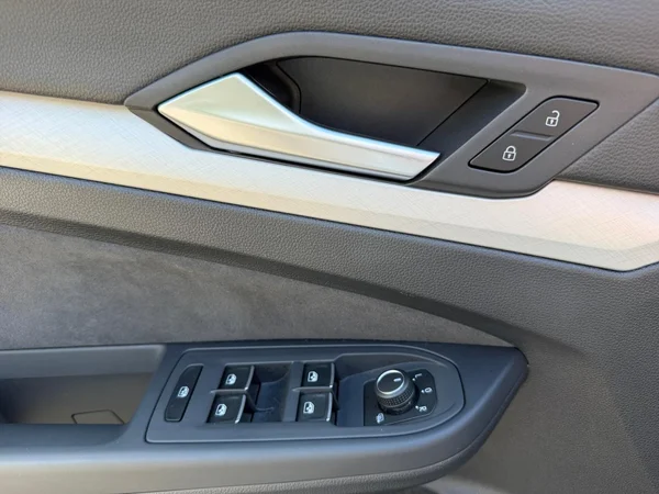 VOLKSWAGEN Golf VIII SW (2024) — foto 8 van 20