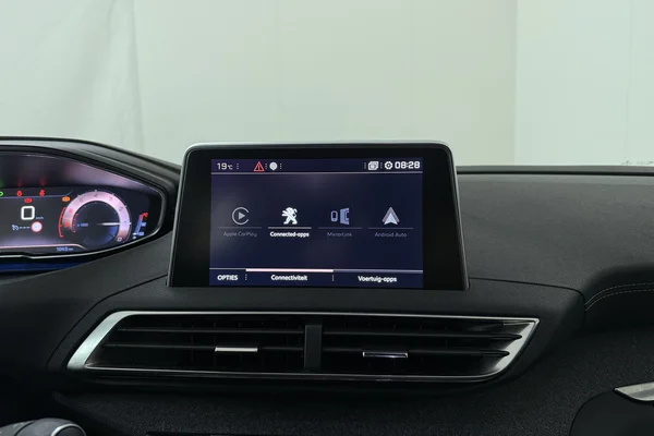 Peugeot 5008 (2018) — foto 3 van 20