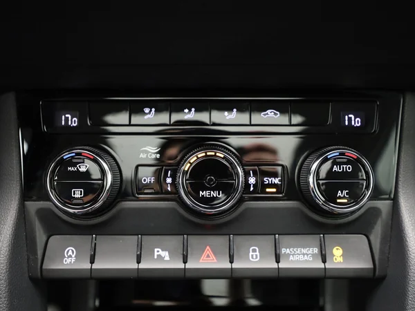 SKODA Karoq (2024) — foto 5 van 20
