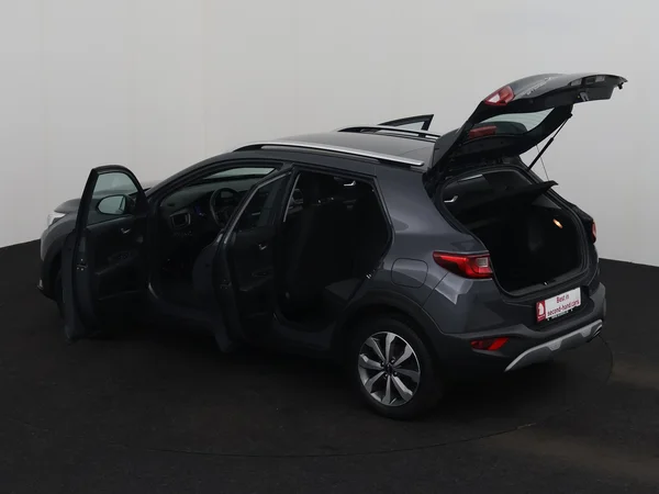 KIA Stonic (2022) — foto 22 van 23