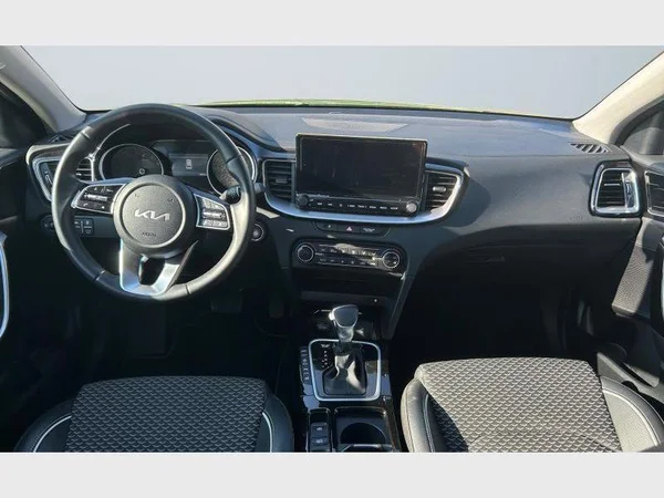 Kia XCEED (2024) — foto 4 van 29