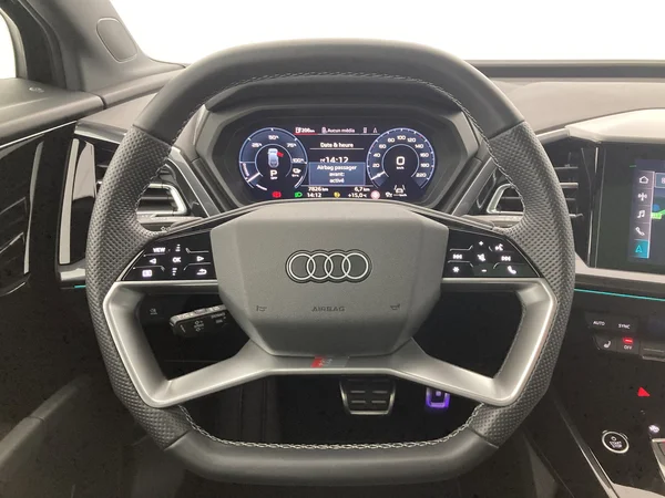 AUDI Q4 e-tron (2022) — foto 30 van 30