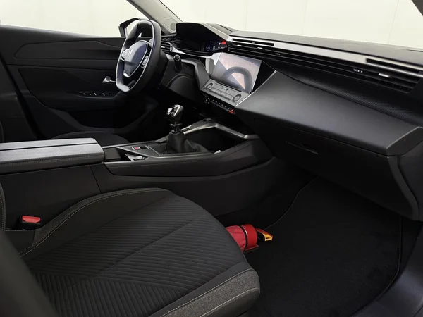 PEUGEOT 308 (2023) — foto 3 van 27