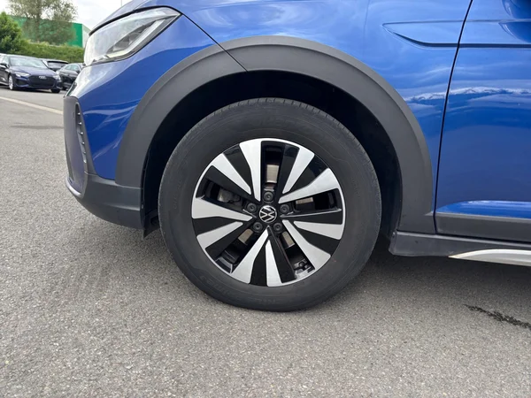 VOLKSWAGEN Taigo (2022) — foto 10 van 19