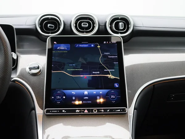 Mercedes-Benz GLC (2025) — foto 47 van 47