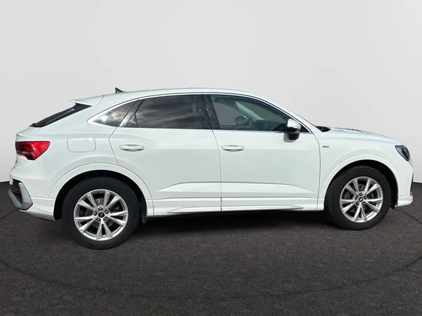 AUDI Q3 Sportback (2021) — foto 19 van 21