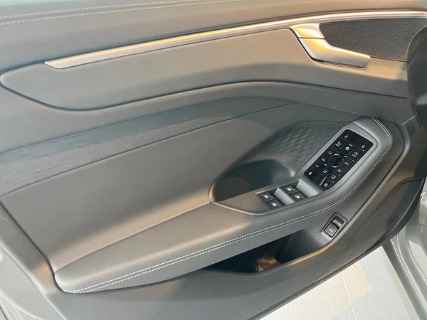AUDI A6 Avant Dsl (2026) — foto 2 van 12
