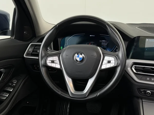 BMW 320 (2021) — foto 14 van 34