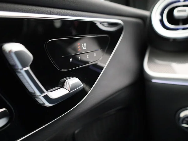 Mercedes-Benz GLC (2025) — foto 20 van 43
