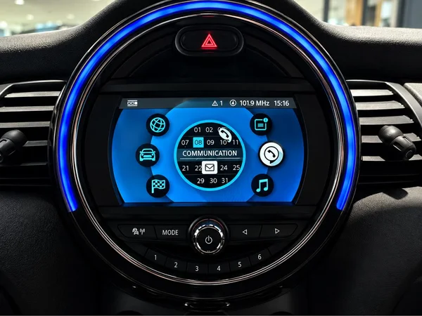 MINI Mini Dsl (F56) (2018) — foto 2 van 13