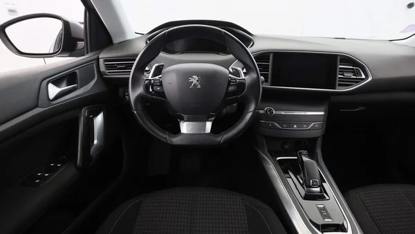 Peugeot 308 SW (2021) — foto 13 van 37