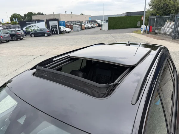 VOLKSWAGEN Tiguan (2023) — foto 4 van 23