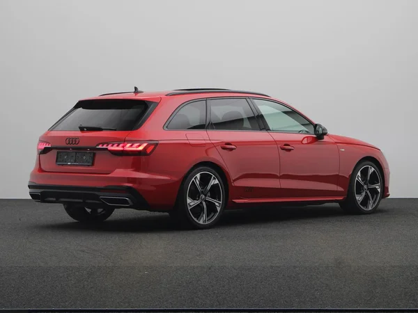 AUDI A4 Avant (2025) — foto 12 van 25
