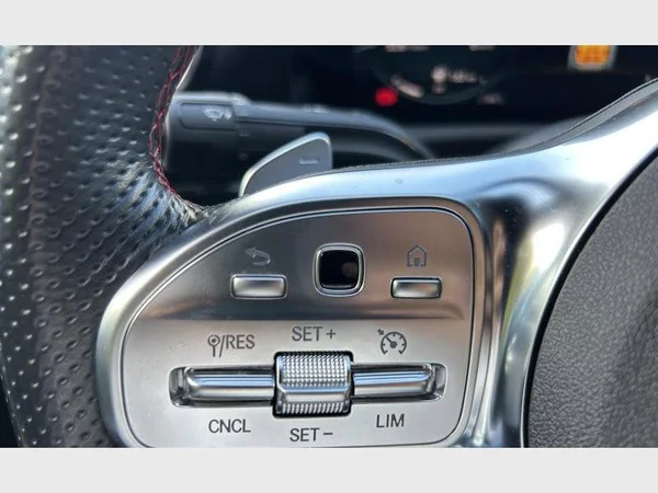 Mercedes-Benz CLA 180 (2021) — foto 22 van 33