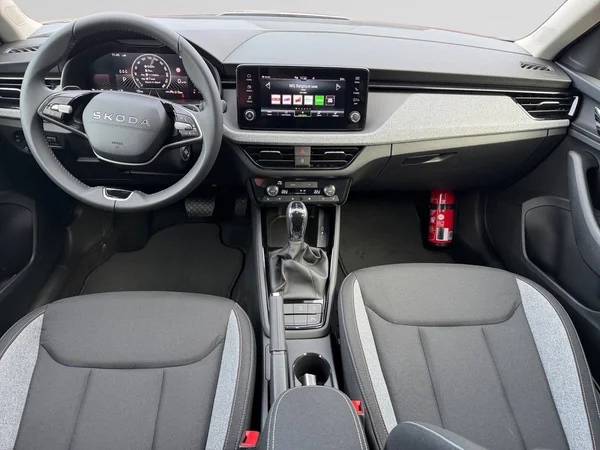 SKODA Kamiq (2025) — foto 2 van 20