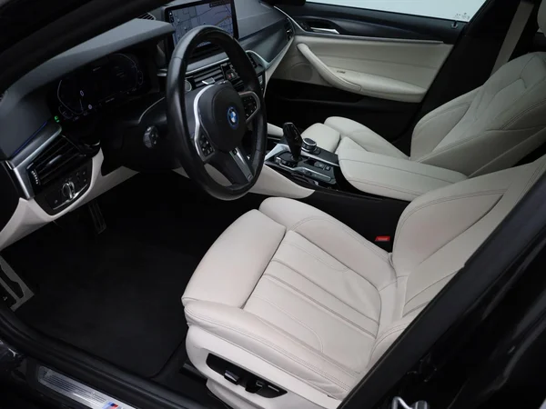 BMW 5 Reeks (2022) — foto 10 van 61